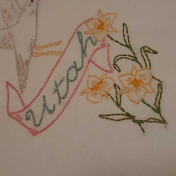 Vintage Hand Stitched Utah State Bird & Flower - Picture 5 of 16